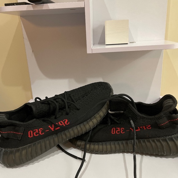 Yeezy 350s, Black and red - Picture 1 of 1